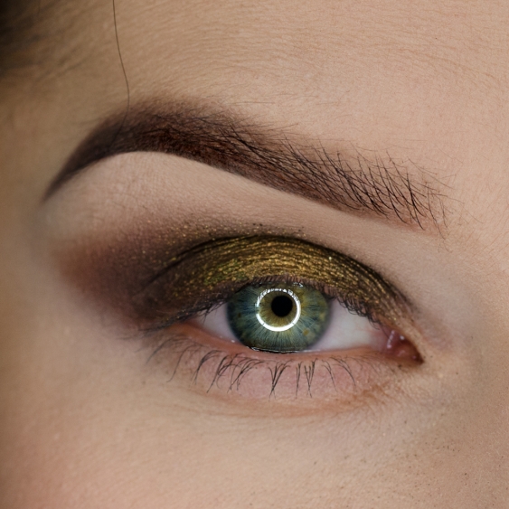 PURE GOLD EYES MAKEUP