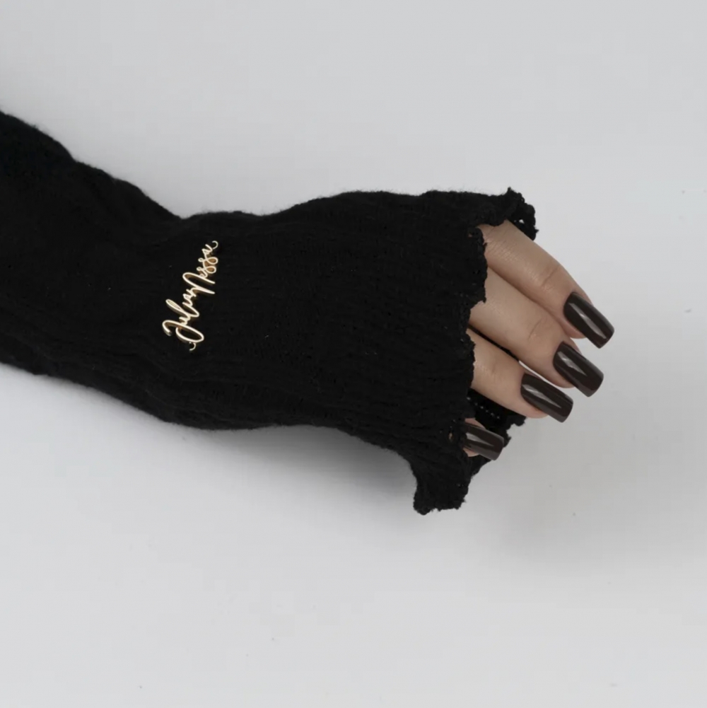 JULIA NESSA PHOTO SLEEVE BLACK