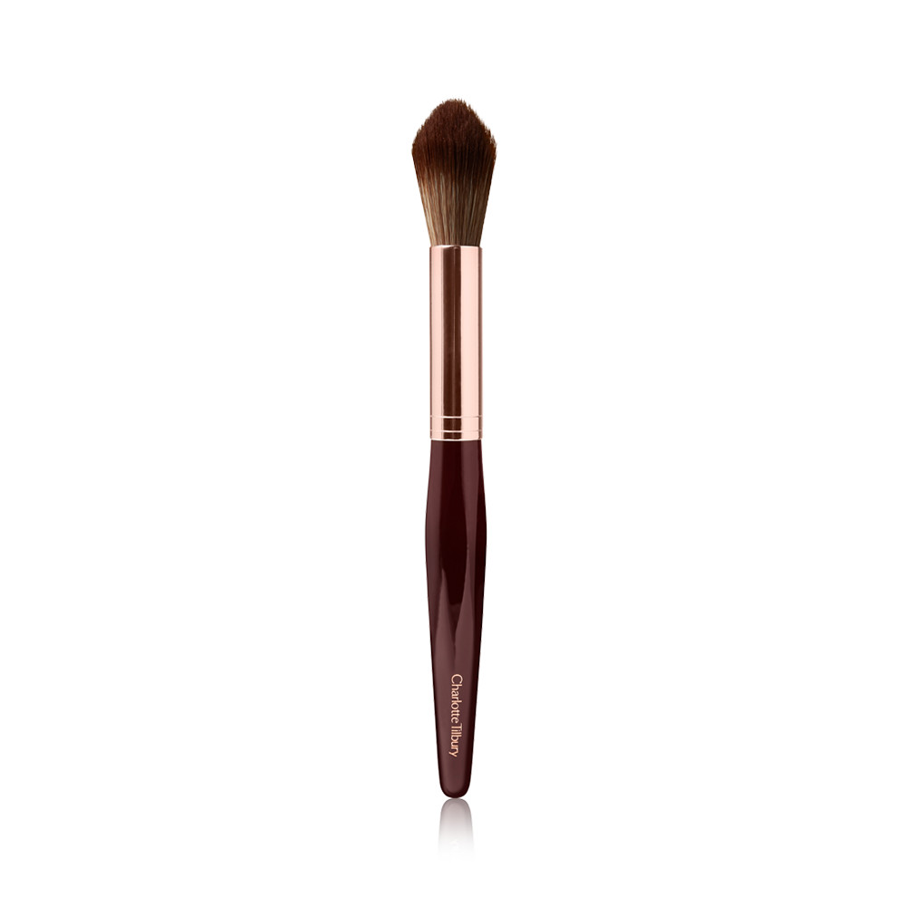 CHARLOTTE TILBURY POWDER SCULPT BRUSH PĘDZEL DO PUDRU I ROZŚWIETLACZA