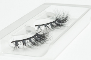 LILLY LASHES 3D MINK LASHES CANNES