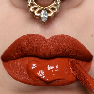 JUVIA'S PLACE LIQUID LIPSTICK SOIL 