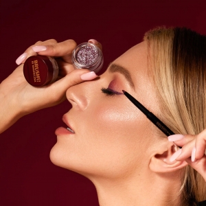 BRUSH UP! SPARKLING EYESHADOW